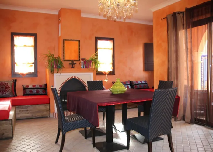 Riad Tiznit, 7 Au Village Naturiste Couple Only